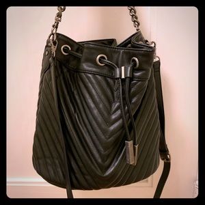 Women’s Aldo bucket bag w/ shoulder & arm strap